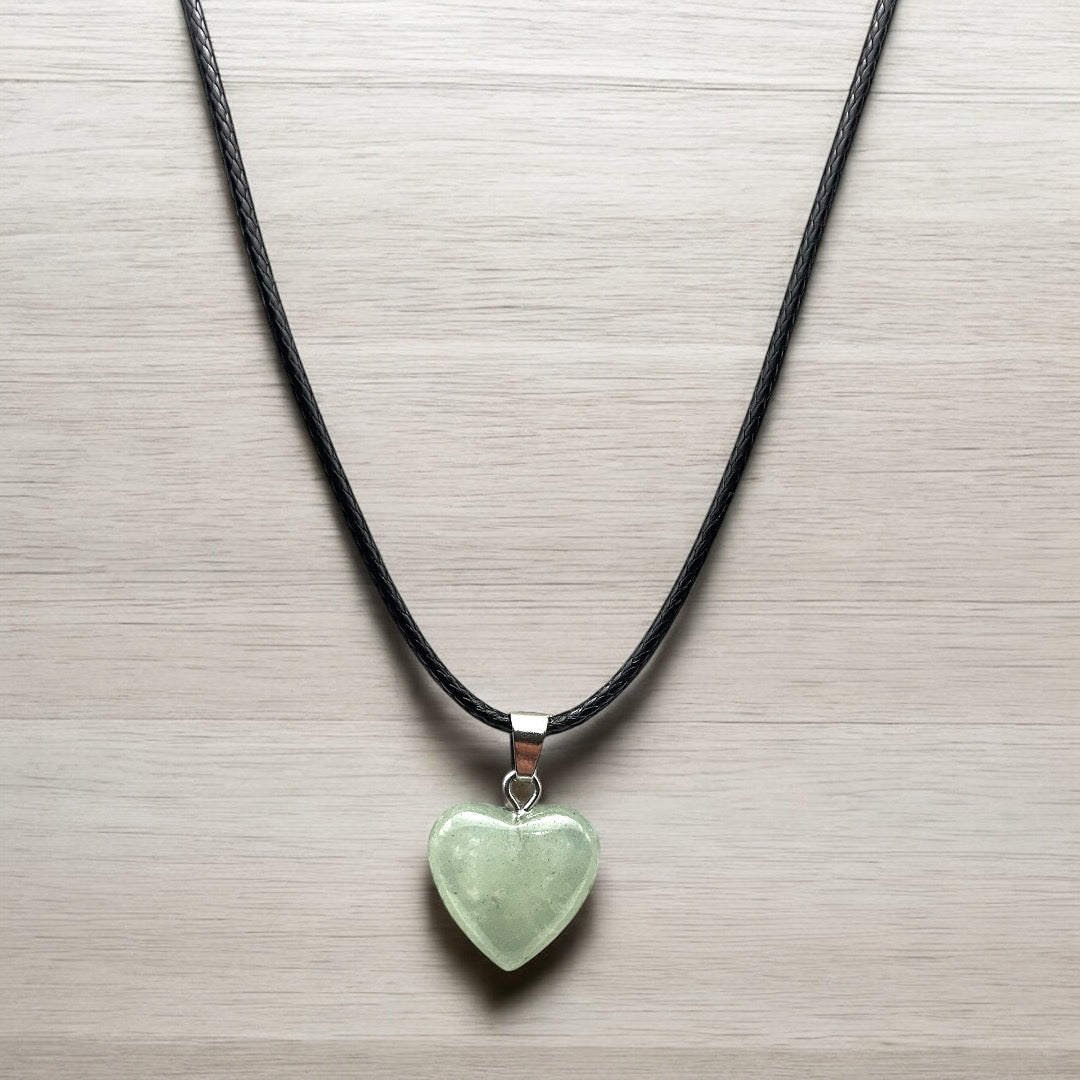 Collar de corazón de jade verde