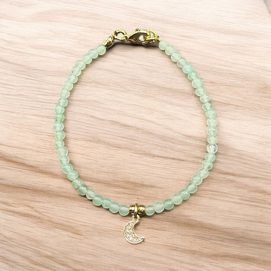 Pulsera de jade verde con dije de Luna