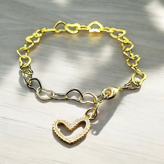 Pulsera de corazones bañada en oro