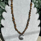 Collar Ojo de Tigre Rústico con Luna y Flor de Loto